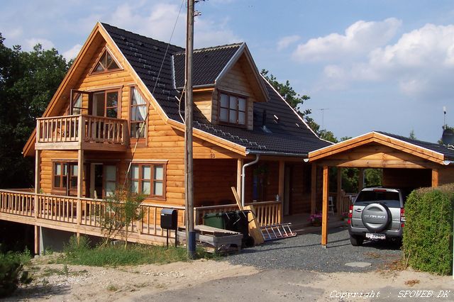 Her er s� det n�sten f�rdige resultat. Selv carporten er p� plads...